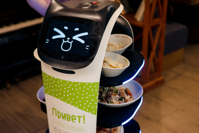 Робот-официант BellaBot
